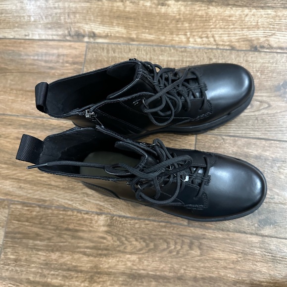 UGG Sidnee Boot 8 UGG SIDNEE WATERPROOF LEATHER COMBAT ANKLE BOOTS 8 - Picture 8 of 10